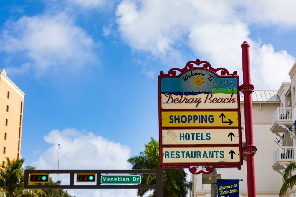 Directional signs at Delray Beach